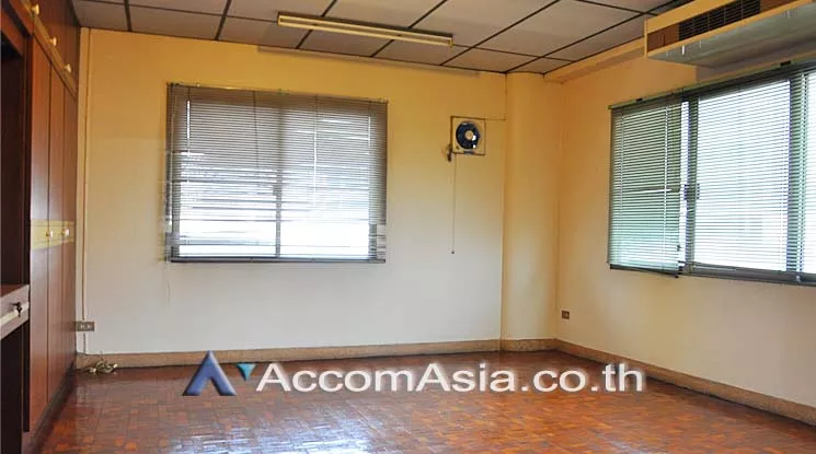 5  Office Space For Rent in ratchadapisek ,Bangkok MRT Sutthisan AA14498